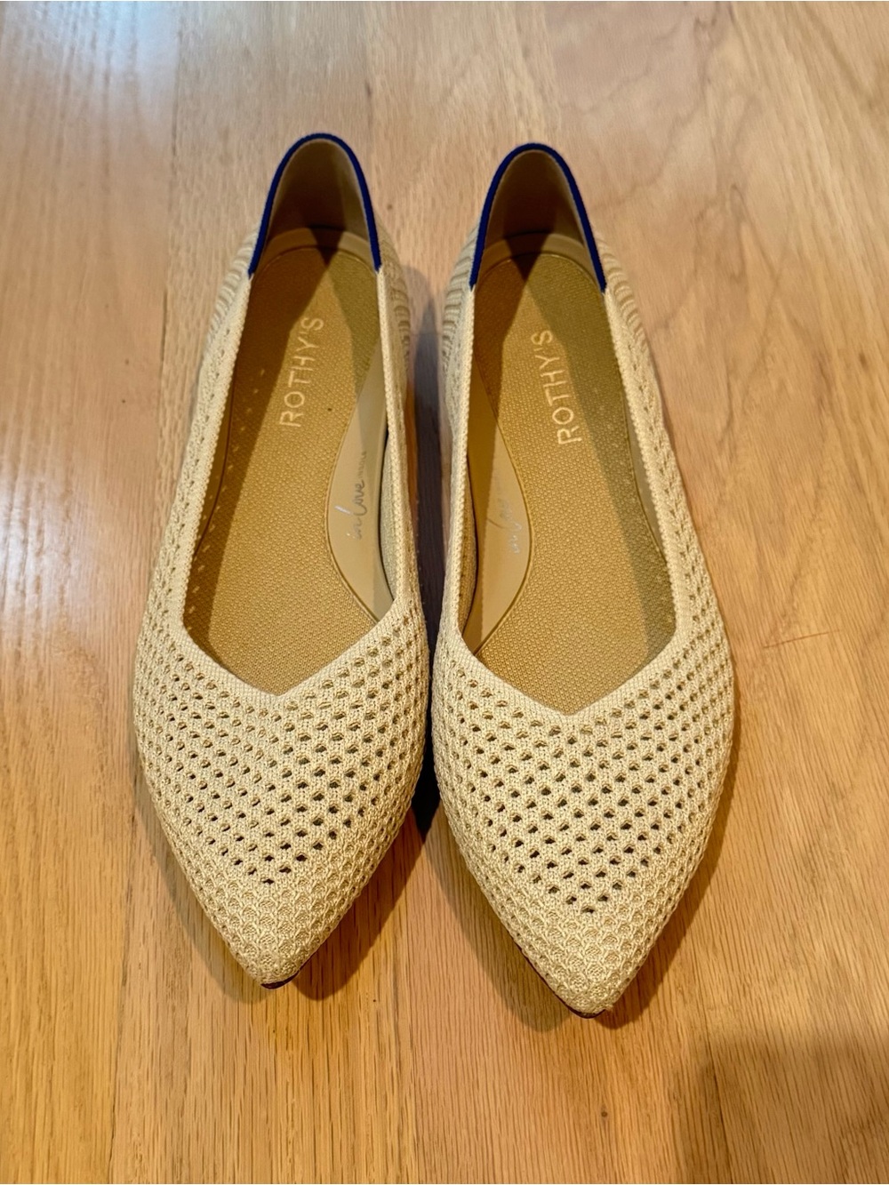 EUC Rothy's Women's Point II in Ivory Mesh, Size 11